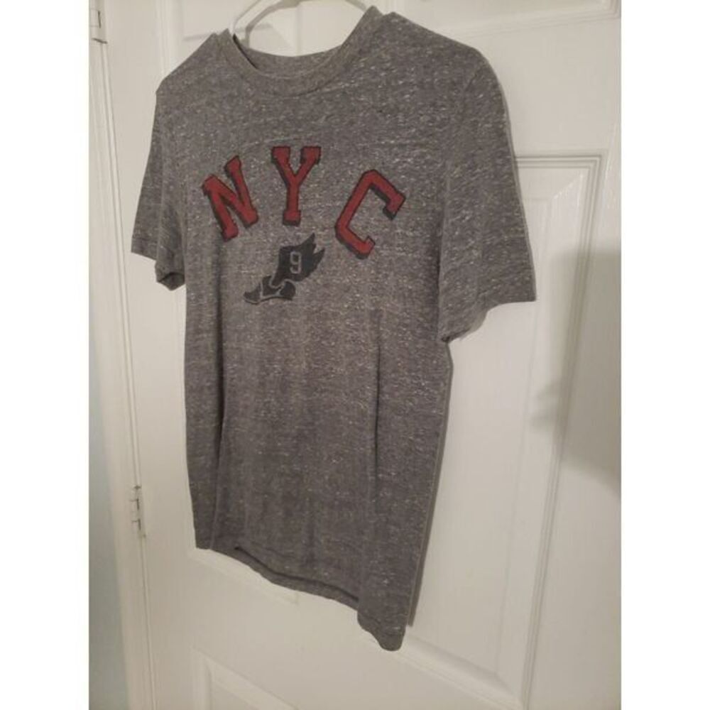 T-Shirt aeropostale size xs women